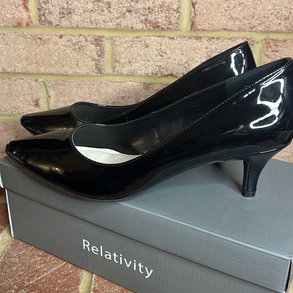 Relativity Black Pat Point Toe Heels - image 4
